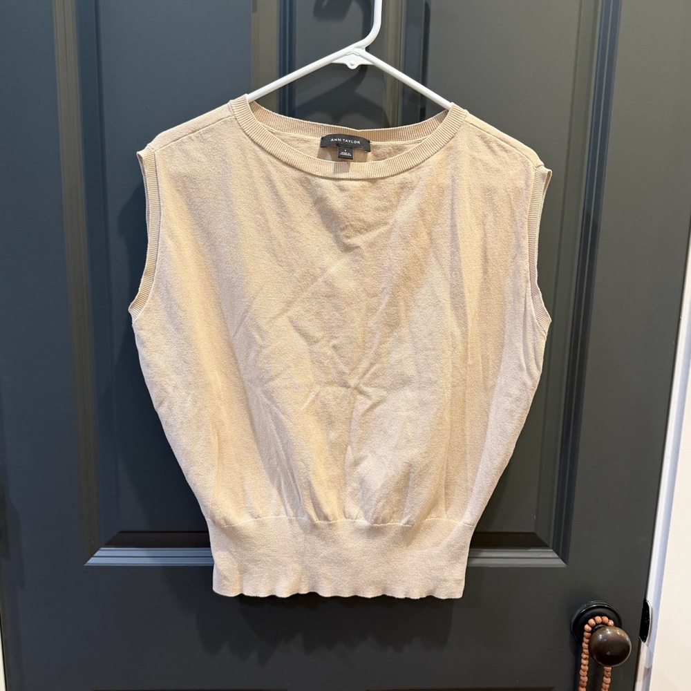 Ann Taylor Beige Knit Sleeveless Top Small Lightweight Sweater